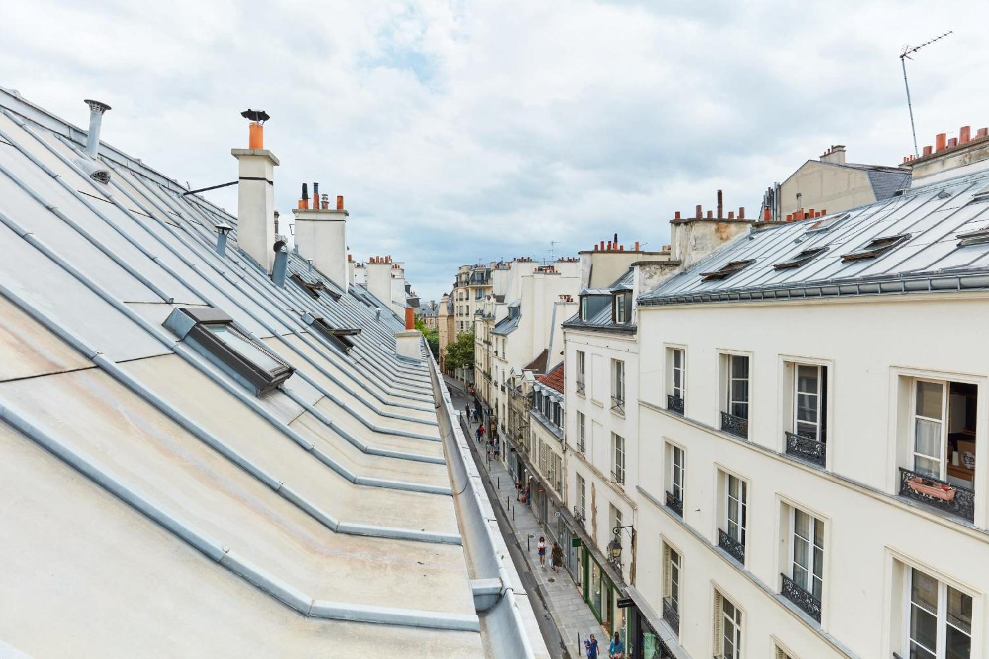 Place Des Vosges - 1Br With Balcony - Cityapartmentstay Париж Екстер'єр фото
